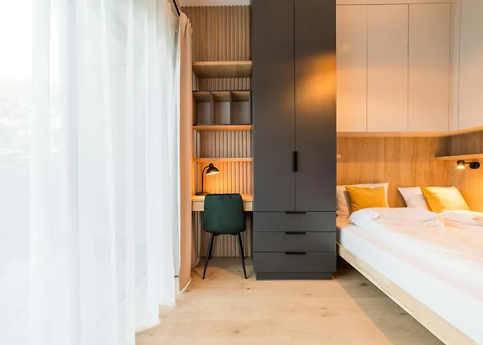 Heart Of Luxury By Bookinghost * 포즈난