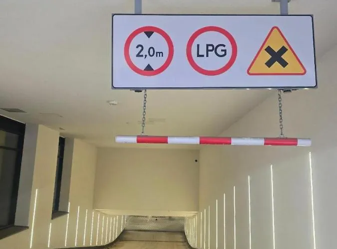 Heart Of Luxury By Bookinghost * 포즈난