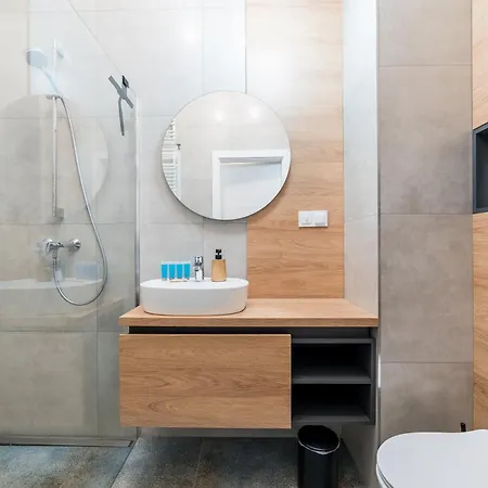 아파트 Heart Of Luxury By Bookinghost 포즈난