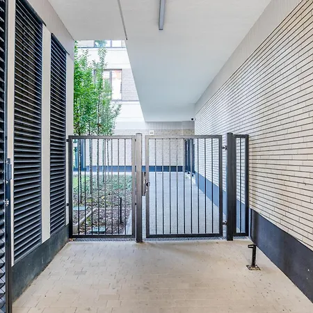 Heart Of Luxury By Bookinghost * 포즈난