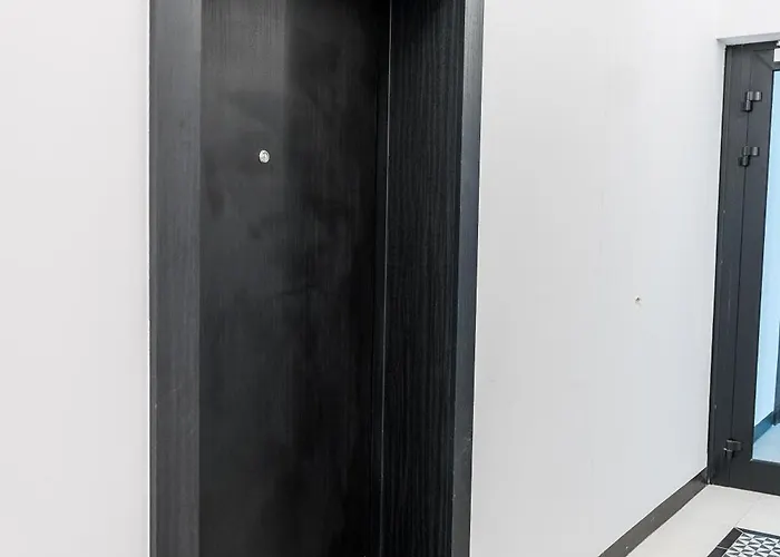 Heart Of Luxury By Bookinghost * Poznań